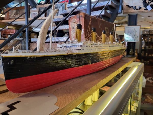 Titanic modelschip - De StadsZolder - Ontruiming op maat