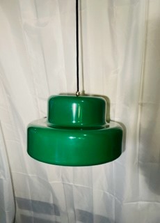 Groen emaille hanglamp - De StadsZolder - Ontruiming op maat
